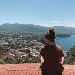 Meet your Posher, Claire